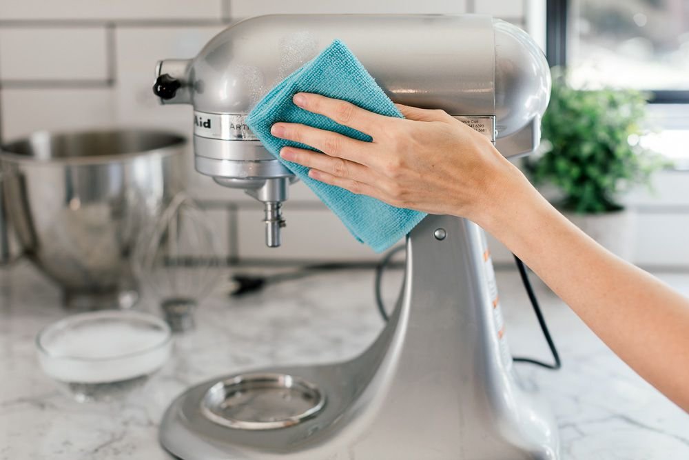 10 Simple Tricks for Cleaning Kitchen Appliances