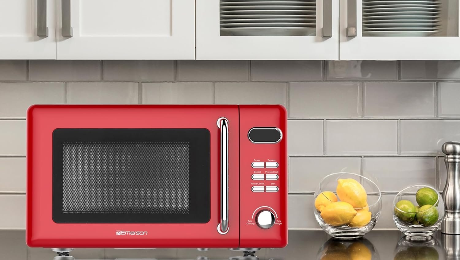 Emerson MWR7020W Compact Countertop Microwave Oven with Button Control, LED Display, 700W 5 Power Levels, 8 Auto Menus, Glass Turntable and Child Safe Lock, 0.7, Retro White