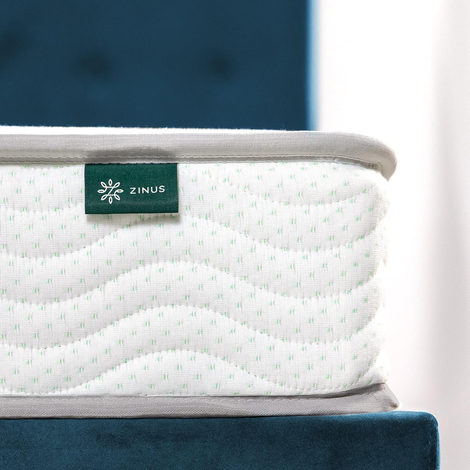 ZINUS 6 Inch Foam and Spring Hybrid Mattress [New Version], Twin, Medium Firmness, Durable Support, Certified Safe Foams  Fabric, Mattress in A Box